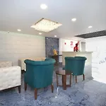 Oyo 9854 Hotel Highland Inn