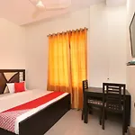 Oyo 23235 Hotel Roopmahal & Restaurant