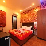 Hotel Pearl Inn & Suites