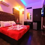 Hotel Pearl Inn & Suites