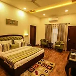Housewood Villas