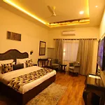 Housewood Villas