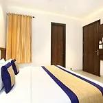 Oyo 11680 Hotel Grand Star