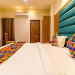 Fabhotel Golden Velvet