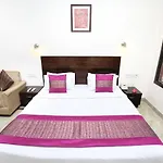 Capital O 15395 Hotel 42