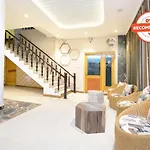 Hotel Ricky International