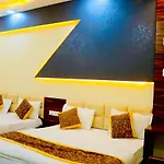 Hotel Lemonade