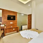 Hotel Sallow International-Hotel Near Golden Temple