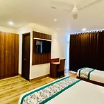 Hotel White House By An Hotels - Walking Distance From Golden Temple