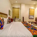 Fabhotel Prime Parisar