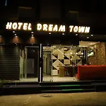 Hotel Dream Town By Cozy Hotels & Resorts