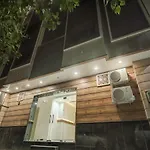 Oyo Townhouse 650 Hotel Aura