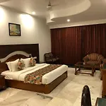 Hotel Lawrence
