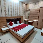 Hotel Robin Inn