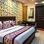 Hotel Royals Grand Galaxy