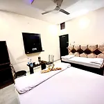 Swaran Hotel