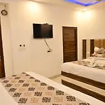 Hotel Shine Star By Tag Your Trip Near Golden Temple
