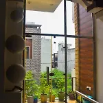 Cozy 1 Bhk With Free Pickup.