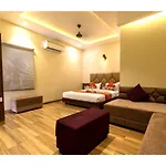 Hotel Urban Galaxy Square, Amritsar