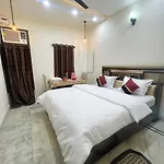 Homestay Comforts 500M From Amritsar Airport