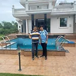 Greystone Villa, Swiming Pool , Bbq , Big Garden, Pool Table, Party Speaker, Bathtub, Kitchen, 15Mins To Golden Temple