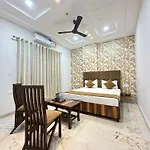 Embasy Hotel Near Golden Temple