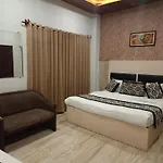 Heritage Home - 100 Steps From Golden Temple