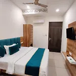 Hotel D S Inn