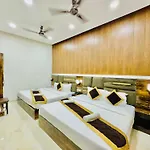 Hotel Gs Amritsar 200 Mtr From Golden Temple