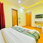 Hotel Holiday First 300 Meter From Golden Temple