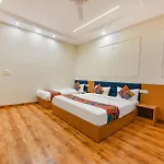 Fabhotel Alpine Tree