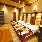 Hotel Stay Revoli - Just Half K.M From Golden Temple