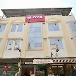 Hotel O Axis Inn