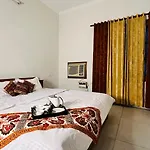 The Lawn House : 3Bhk Furnished Villa With Lawn