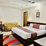 Hotel Queens Tower