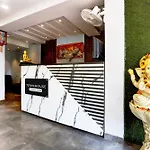 Super Townhouse Ajit Nagar Near Golden Temple