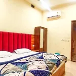 Hotel Kiara Inn