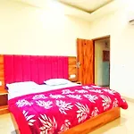 Hotel Kiara Inn