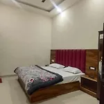 Hotel Kiara Inn
