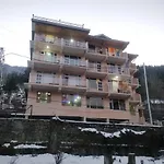 Savakar Lodge