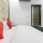 Oyo 77326 Hotel Royal View