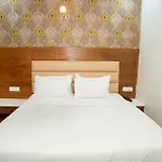 Hotel Grand Hridey- 20 Steps From Railway Station