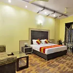Hotel Roopa International