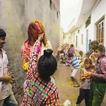 Jugaadus\' Hostel