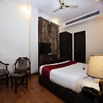 Oyo Flagship 113 Golden Temple Road