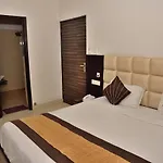 Jk Rooms 129 Rc Regency -Nr. Golden Temple.