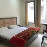 Jugaadus\' Hostel