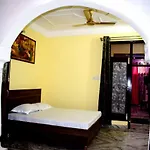 $ 4 Home Stay