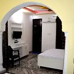 $ 4 Home Stay