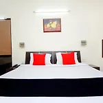Capital O 4087 Hotel Akaal Residency